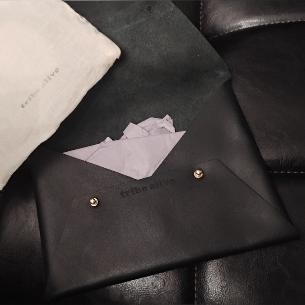 Tribe Alive Black Envelope Clutch Vegan Leather NEW - Picture 6 of 10